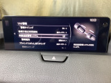車両が車線を踏み越えそうであると判断すると、ビープ音により警告。ドライバーの素早い回避操作をサポート致します。