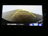 リアカメラ付きで後退時も安心です。