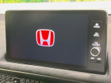 【メーカー純正9型ナビ】インテリアに溶け込むスタイリッシュな「専用設計」メーカーナビを装備♪視認性や操作性など基本性能にも優れ、より上質なカーライフをお楽しみいただけます。