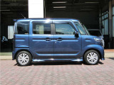 スライドドアの便利さは、一度使うと戻れない! 狭い駐車場でもドアを大きく開けずに乗り降りしやすい両側スライドドア。お子様の送迎や買い物時に便利です。
