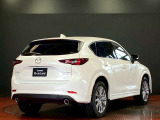 【CX-5】上質感と精悍さを兼ね備え、ワイド感を強調した意匠。オールラウンドな機能美と品格、洗練されたデザイン。