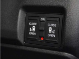 ◆両側電動スライドドア◆狭い駐車場でも乗り降りが楽々♪お子様が隣の車にドアを当ててしまう心配もございません!小さなお子様連れの方もこれで安心。