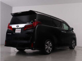 当店では、厳選された車両のみ展示しております。アルファード・ヴェルファイアに特化した専門店ならではの豊富な在庫の中から、お気に入りの一台をお探しください!