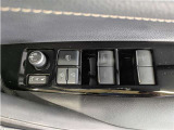 運転席からも操作可能な全席パワーウィンドウが装備されています。