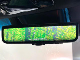 【デジタルインナーミラー】後席の大きな荷物や同乗者で後方が確認しづらい時でも安心!カメラが撮影した車両後方の映像をルームミラー内に表示。クリアな視界で状況の確認が可能です!