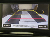 バックガイドモニターで、後方を確認しながら安心して駐車することができます。運転初心者も熟練者も必須の機能ですよ!