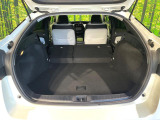 普段のお買い物や通勤、送迎等に十分な荷室スペースを確保しております。セカンドシートを倒すと、大きな荷物の積載も可能です♪