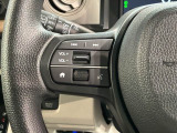 ステアリングにオーディオ操作スイッチが付いています。オーディオ画面に直接タッチしなくても操作が出来ますので、運転に集中できます。