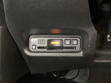 ハンドルの左下にETCがついています。高速道路の料金所の通過も楽々です。 カードの取り出しもしやすい場所についています。