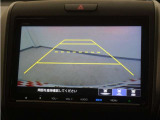 バックカメラ搭載です!車庫入れが苦手な人はもちろん、車両感覚に自信がある人にもお勧めです!見えない箇所が見えるようになるので、低い障害物や隠れてしまっている子供の存在等にも気付く事が出来ます。
