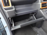 当社は購入後のアフターケアを大切にしております。納車後、1ヶ月無料点検、半年ごとにあんしん点検、12ヶ月法定点検の誘致をします。また車検までの点検をセットにした『ワンダフルパスポート』を販売中です。
