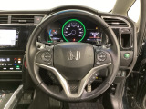 ハンドルにHondaセンシング系のクルーズコントロールやレーンキープアシストなどのスイッチと、オーディオの操作スイッチが装備されています。ハンドルから手を離さず安全に操作できます。