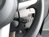 ☆クルーズコントロール付です!スイッチ操作により高速道路などをアクセルを踏み込まなくても一定速度で走行が可能です!ロングドライブも楽々ですよね(^_^)v