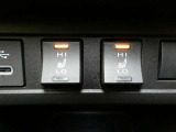 運転席と助手席には寒い時にうれしいシートヒーターが装備されてます。