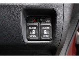 ◆◆両側電動スライドドア!!荷物で手が塞がる時など簡単にドアの開閉が出来ます!何より力いらずで開閉OK!女性やお年寄りにも優しい♪電動機能はOFFにもできますから元気なお子様の駆け出しも安心!