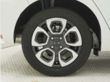 ◆純正アルミホイール装着車◆これで足元まわりも、おしゃれにきまります!