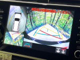 【パノラミックビューモニター】専用のカメラにより、上から見下ろしたような視点で360度クルマの周囲を確認することができます☆死角部分も確認しやすく、狭い場所での切り返しや駐車もスムーズに行えます。