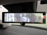 スマートルームミラー付きで後部座席に乗車してても後方がしっかり見れます