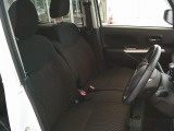 長時間の運転も疲れにくいフロントシート!体をしっかり支えてくれて運転がしやすい形状です!!