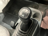 品質には自信があります!ハッピーの品質・キレイなお車をお届けさせていただきたい!そんな気持ちでキレイに仕上げております。フロアマットなどの清掃はもちろん、シート下なども徹底的に清掃しております。