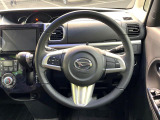 【純正革巻きステアリング】上質な革を使用することで、手にしっかり馴染みとても運転しやすいハンドルです♪