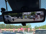 【デジタルインナーミラー】後席の大きな荷物や同乗者で後方が確認しづらい時でも安心!カメラが撮影した車両後方の映像をルームミラー内に表示。クリアな視界で状況の確認が可能です!