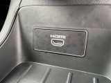 カーナビに連動したHDMIソケットが装備されております。