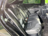 コンパクトカーですが、セカンドシートは十分な広さがあり快適にお乗りいただけます♪シートを倒して大きな荷物を積んだりと、用途の幅が広い1台です。