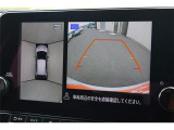 全周囲モニター付で、車庫入れも駐車もラクラクです。
