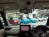 見通しのよいすっきりとした視界で、運転のしやすさは疲れにくさにも繋がりますよ♪