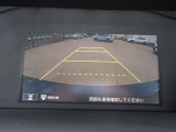 バックカメラの画像です。ガイドラインがスムースな車庫入れをサポートいたします。車庫入れの安心感がアップしますね。