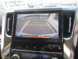 バックガイドモニターで、後方を確認しながら安心して駐車することができます。運転初心者も熟練者も必須の機能ですよ!