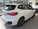 【ご納車後について】遠方のお客様はお住まいのエリアのBMWサービス工場にてメンテナンスを受けて頂けます。現地BMWへのお取次ぎなどもさせて頂きますのでご安心下さい。