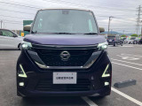 ヘッドライトは明るいLEDタイプです
