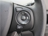 ◆アダプティブクルーズコントロール◆予め設定した車速内でクルマが自動的に加減速。前走車との適切な車間距離を維持しながら追従走行します。【LKAS】車線維持支援システムでステアリング操作を支援。