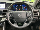 【純正革巻きステアリング】上質な革を使用することで、手にしっかり馴染みとても運転しやすいハンドルです♪