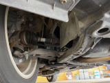 お車を安心してお乗りいただく為には、足回りの定期点検が欠かせません。サービスサポート(有償保証)では無料点検もご提供しており、安心のカーライフをお過ごしいただけるサポート体制が整っています。