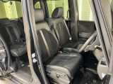 乗降がしやすい運転席。高さが調節できて小柄な方でも運転しやすいポジションをとることができます。