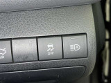 オートマチックハイビームとは、先行車や対向車のライトを認識し、ハイビームとロービームを自動で切り替える機能です。夜道の視界を確保します。詳細は販売店スタッフまでおたずねください。