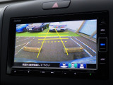◆◆バックカメラの画像です。ガイドラインがスムースな車庫入れをサポートいたします!車庫入れの安心感がアップしますね☆