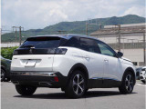 【中古車納車整備】専任メカニックによる2年定期点検相当の67項目の点検整備をご納車前に実施。主要な消耗部品は、点検の上必要であれば交換してご納車致します。