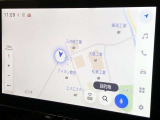 コネクティツドナビです。初度登録より5年間は通信によりいつでも地図データは最新の状態でお使い頂けるので快適です♪