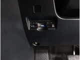 窓を開けずに料金所を通過できる今やもう必需品のETC!インパネにスッキリ装着したビルトインタイプです♪ETCカードの入れ忘れ・抜き忘れを音声やアラームで教えてくれるので、入れ忘れ・抜き忘れを防げます♪