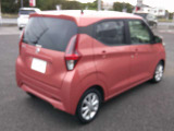 納車前に当社整備工場にてディーラー整備士が、12ヶ月点検又は車検整備を実施。安心してお乗り頂けます。