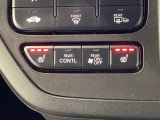 運転席と助手席にはシートヒーターが付いています☆寒い時期に腰周りを温めてくれるので体全体が温まりやすいのは勿論、暖房と違い顔に風が当たらないので、乾燥肌やドライアイの方でも大丈夫☆
