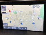 ディスプレイオーディオ装着車。 ディスプレイとスマホの連携で、様々なアプリを使用できます。 マップのアプリを繋げて、ナビゲーションとしてお使いください。