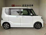車両右側面からの写真になります。車をご覧になりたい時はお気軽に最寄りの店舗へご相談下さい。
