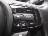 Hondaセンシングの機能のひとつ、アダプティブクルーズコントロール付!アクセルから足を離しても設定したスピードと前車との車間を保ち走行してくれます!車線維持もアシスト☆高速道路で疲労軽減ですね☆