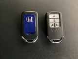 スマートキー付きですからドアロックの開閉およびエンジンスタートが楽々です。電動スライドドアの開け閉めもボタンで操作できます。スペアキーも同じものを用意しております。