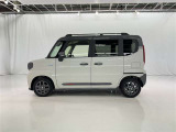 両側パワースライドドア付きだから、狭い駐車スペースなどでの 乗り降りラクラク!小さなお子さまのいるご家庭には嬉しい装備。